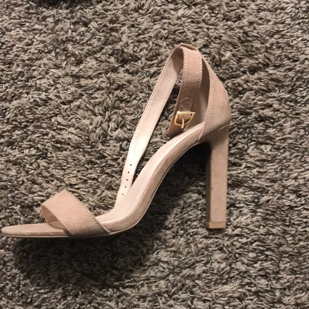 Tan Heels Size 9 - Picture 3 of 3